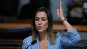 Leia mais sobre o artigo O Estigma da Traição: Júlia Lucy analisa o “suicídio político” de Soraya Thronicke