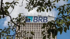 Leia mais sobre o artigo Cheque em Branco: Júlia Lucy denuncia uso de imóveis do DF para socorrer o BRB